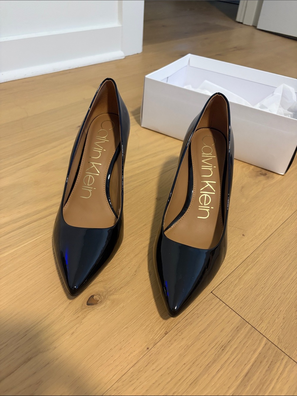 Calvin Klein Women's Black Patent Pointed Pumps
